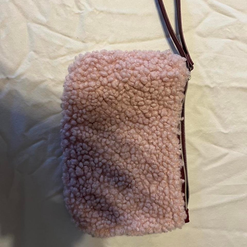 Unbranded Pink Sherpa Fleece Wristlet Small Pouch Maroon Strap Bag